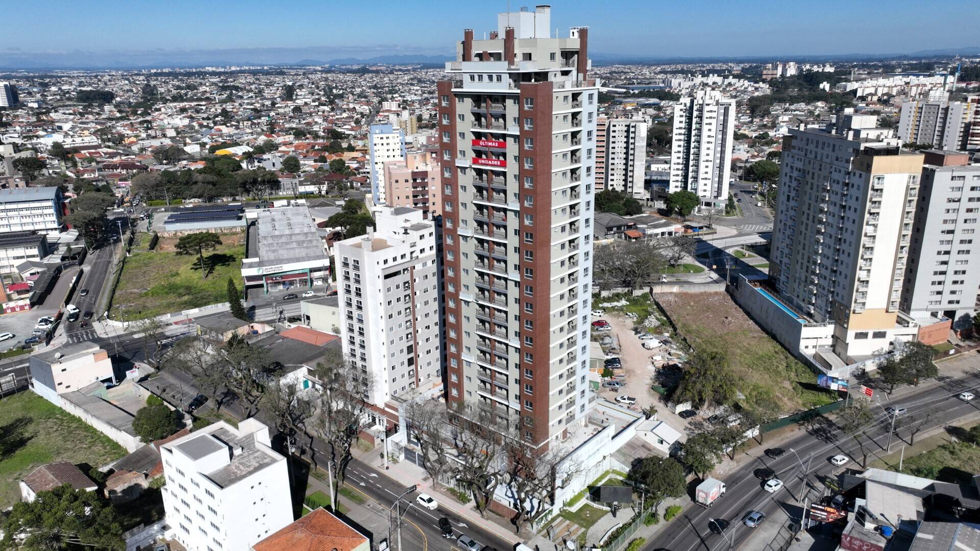 #25 - Apartamento para Venda em Curitiba - PR