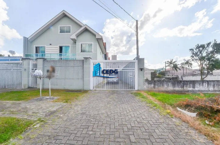 Sobrado Espaçoso no Novo Mundo – 190m² de Conforto e Funcionalidade