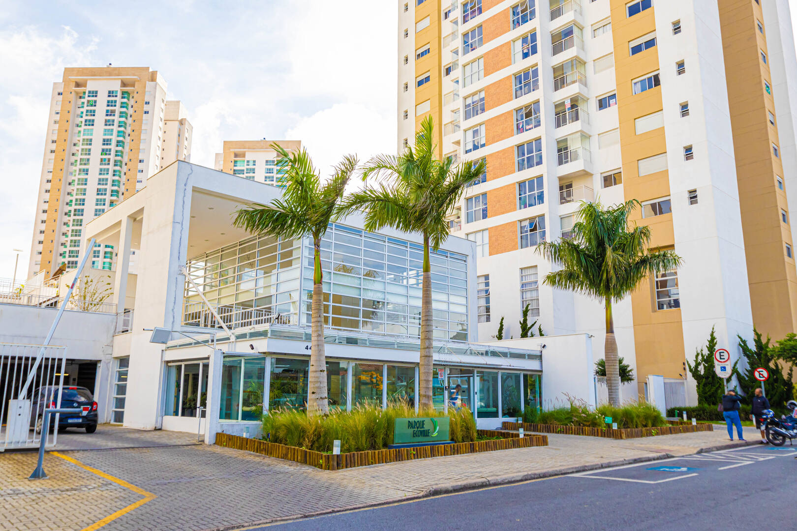 Apartamento face norte com lazer completo no Ecoville