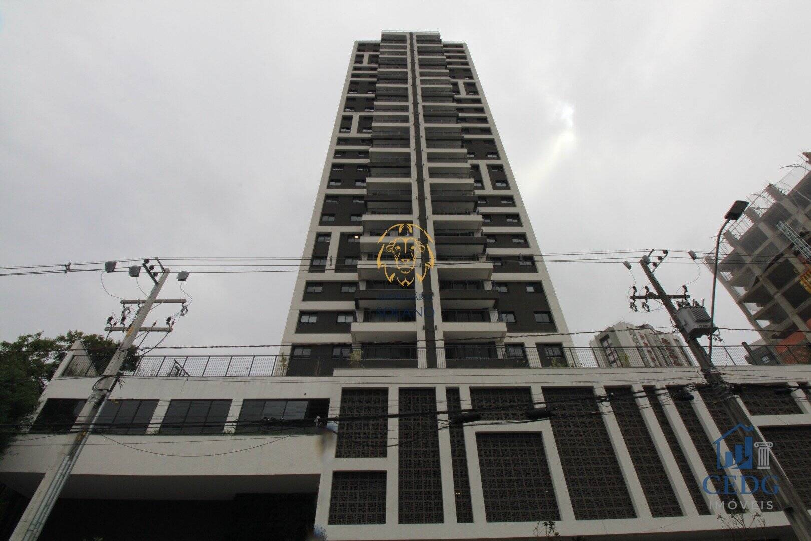 Apartamento moderno com rooftop e vista panorâmica