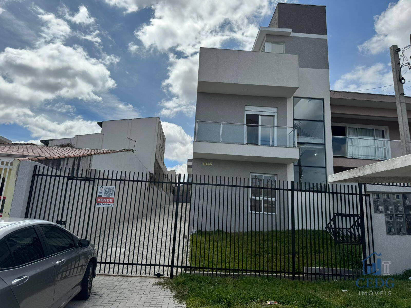 Sobrado sofisticado com 2 suítes em Curitiba