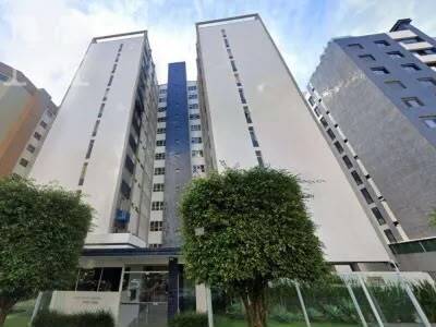 Apartamentos amplos no Batel com lazer e portaria 24h