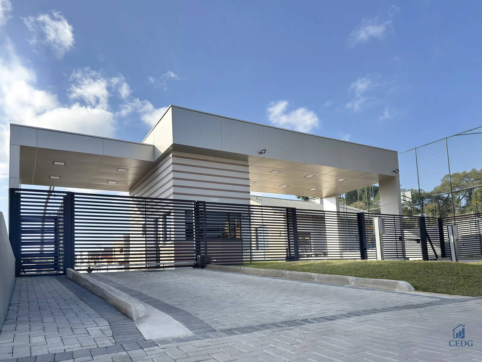 Seu novo sobrado com closet, jardim e energia sustentável