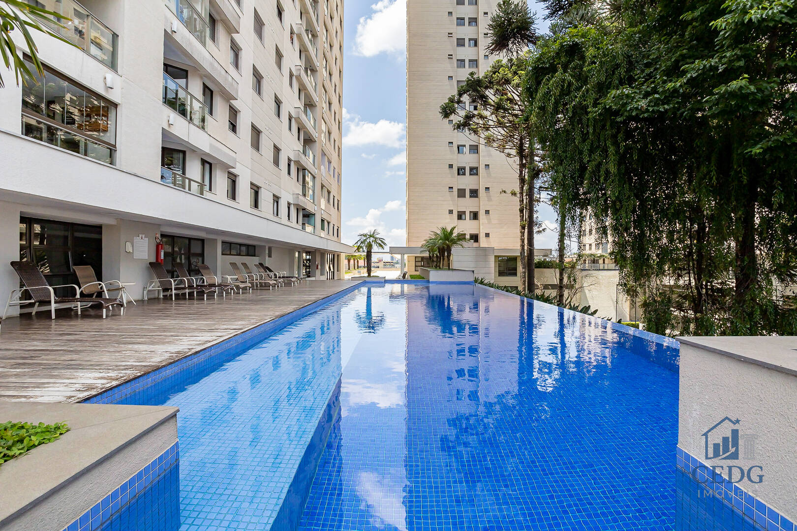 #525 - Apartamento para Venda em Curitiba - PR