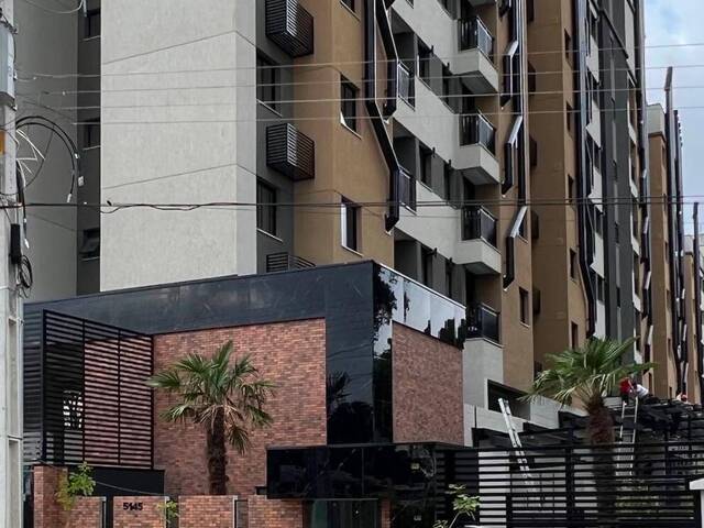 Apartamento para Venda em Curitiba - 2