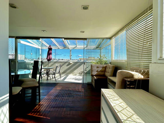 Apartamento para Venda em Curitiba - 2