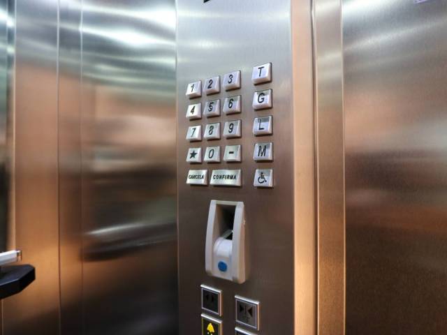 #558 - Apartamento para Venda em Curitiba - PR