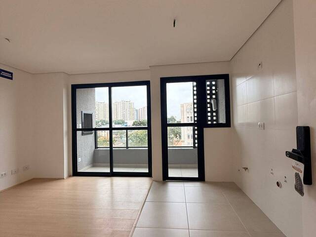 Apartamento para Venda em Curitiba - 2